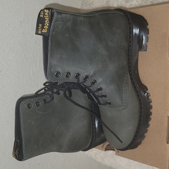 DR. MARTENS SHRIVER HI MOLDOVA BOOTS - Picture 11 of 16
